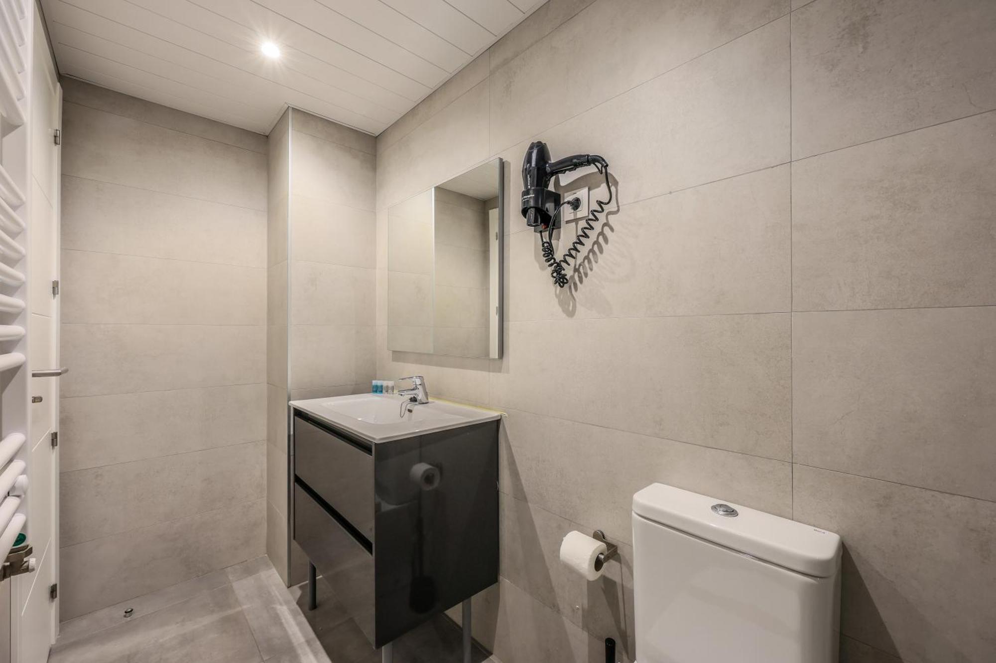 Amazinn Places Blasco De Garay 105 Madrid Exterior foto